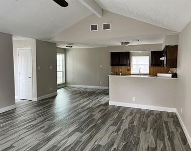 17511 Glenhew Road - Photo Thumbnail 4