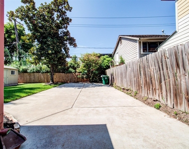 2608 Rosewood Street - Photo Thumbnail 31