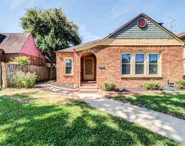 2608 Rosewood Street - Photo Thumbnail 2
