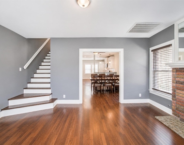 2608 Rosewood Street - Photo Thumbnail 8