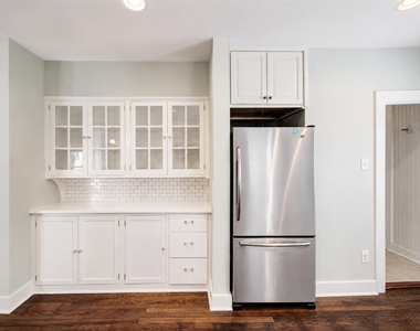 2608 Rosewood Street - Photo Thumbnail 13