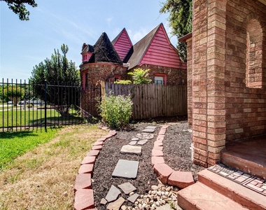2608 Rosewood Street - Photo Thumbnail 3