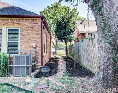 2608 Rosewood Street - Photo Thumbnail 28