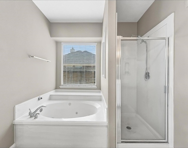 17507 Whispering Star Court - Photo Thumbnail 10