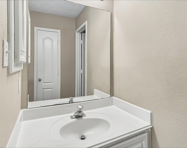 17507 Whispering Star Court - Photo Thumbnail 16