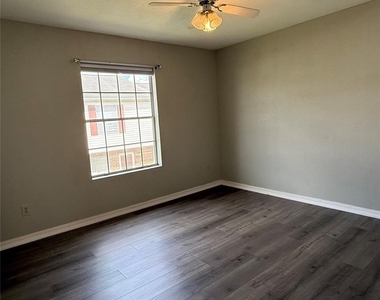 8730 Glen Meadow Lane - Photo Thumbnail 22