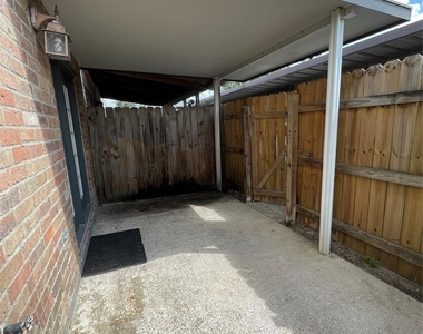 8730 Glen Meadow Lane - Photo Thumbnail 26