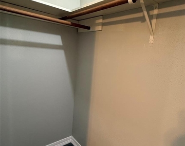 8730 Glen Meadow Lane - Photo Thumbnail 21