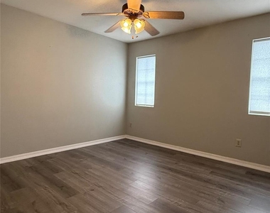 8730 Glen Meadow Lane - Photo Thumbnail 24