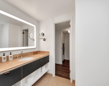 1300 Lamar Street - Photo Thumbnail 40