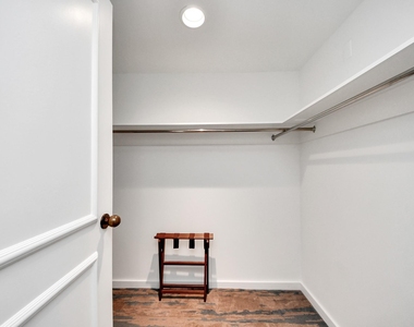 1300 Lamar Street - Photo Thumbnail 24