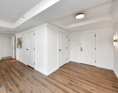 1300 Lamar Street - Photo Thumbnail 18
