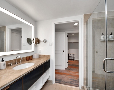 1300 Lamar Street - Photo Thumbnail 28
