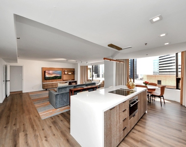1300 Lamar Street - Photo Thumbnail 2