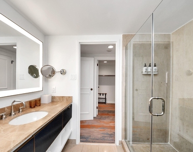 1300 Lamar Street - Photo Thumbnail 27