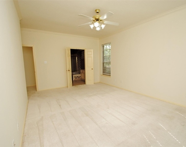 1803 Willow Lakes Drive - Photo Thumbnail 19