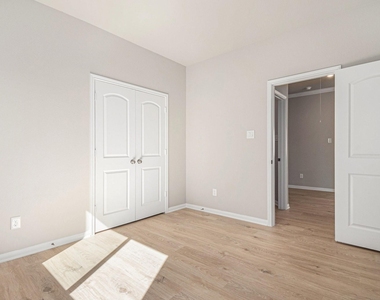 11412 Natalia Lane - Photo Thumbnail 17