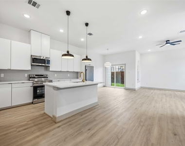 7555 Calhoun Street - Photo Thumbnail 6