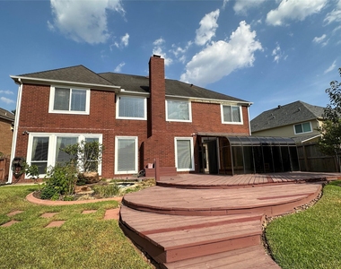 1103 Gloria Court - Photo Thumbnail 13