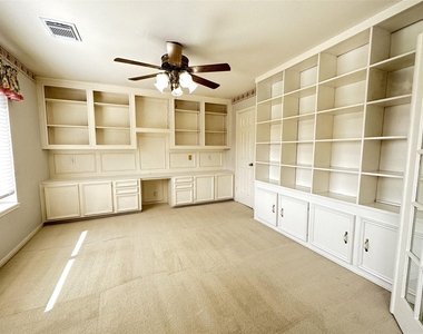1103 Gloria Court - Photo Thumbnail 11