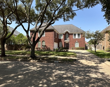 1103 Gloria Court - Photo Thumbnail 2
