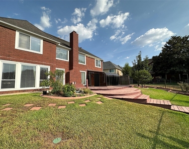 1103 Gloria Court - Photo Thumbnail 14