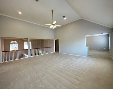 1103 Gloria Court - Photo Thumbnail 9