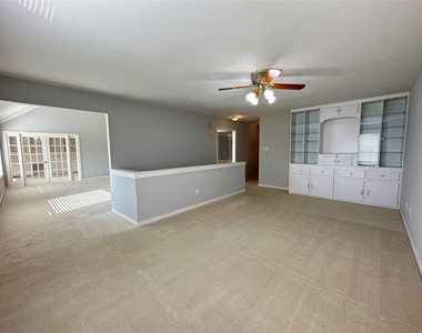 1103 Gloria Court - Photo Thumbnail 10