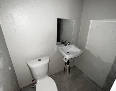 741 13th Street - Photo Thumbnail 5