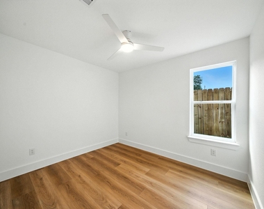 8114 Count Street - Photo Thumbnail 24