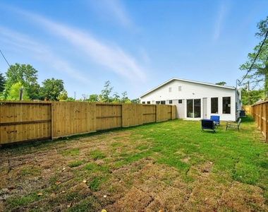8114 Count Street - Photo Thumbnail 13