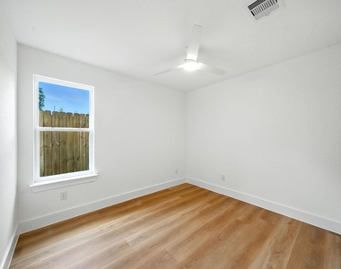 8114 Count Street - Photo Thumbnail 25