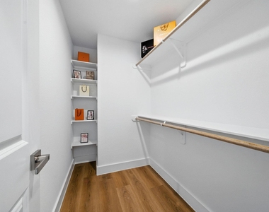8114 Count Street - Photo Thumbnail 16