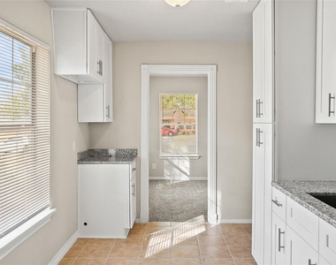 1210 Scott Street - Photo Thumbnail 2