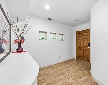 3635 Main Plaza Drive - Photo Thumbnail 6