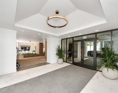 1300 Lamar Street Street - Photo Thumbnail 32