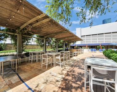 1300 Lamar Street Street - Photo Thumbnail 43