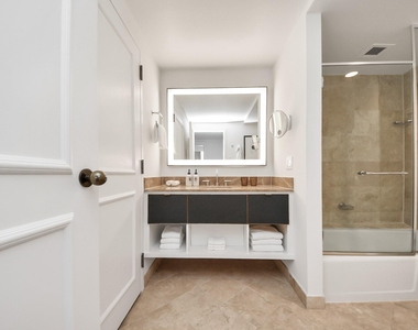1300 Lamar Street Street - Photo Thumbnail 27