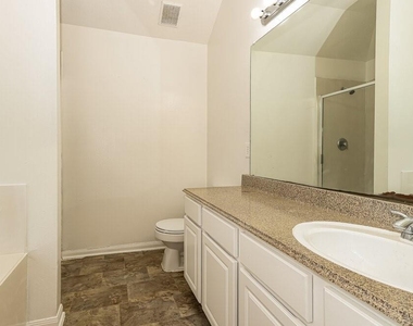 1711 Rock Ridge Drive - Photo Thumbnail 7