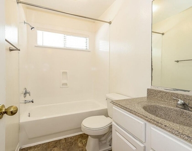 1711 Rock Ridge Drive - Photo Thumbnail 13
