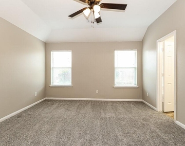 1711 Rock Ridge Drive - Photo Thumbnail 6