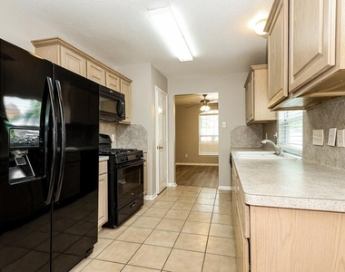 1711 Rock Ridge Drive - Photo Thumbnail 4