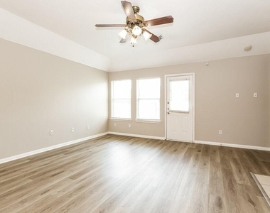 1711 Rock Ridge Drive - Photo Thumbnail 5