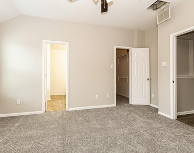 1711 Rock Ridge Drive - Photo Thumbnail 12