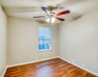 10403 Falling River Drive - Photo Thumbnail 11