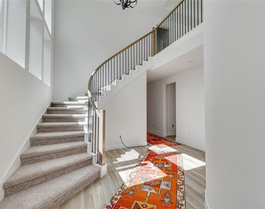 617 Buckaroo Drive - Photo Thumbnail 7