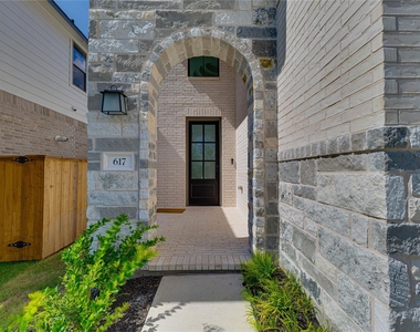 617 Buckaroo Drive - Photo Thumbnail 6