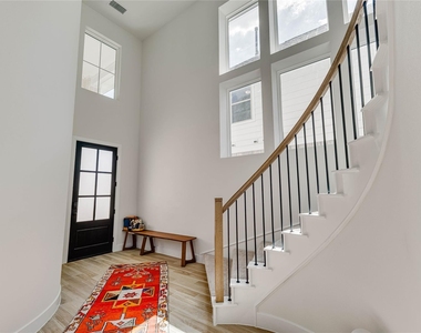 617 Buckaroo Drive - Photo Thumbnail 8
