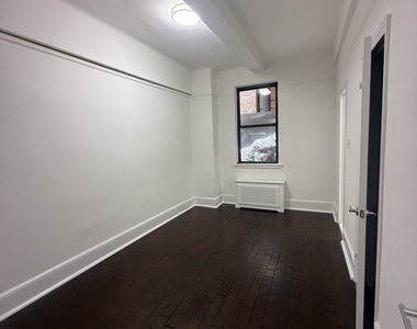 160 West 73rd Street - Photo Thumbnail 3