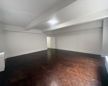160 West 73rd Street - Photo Thumbnail 1
